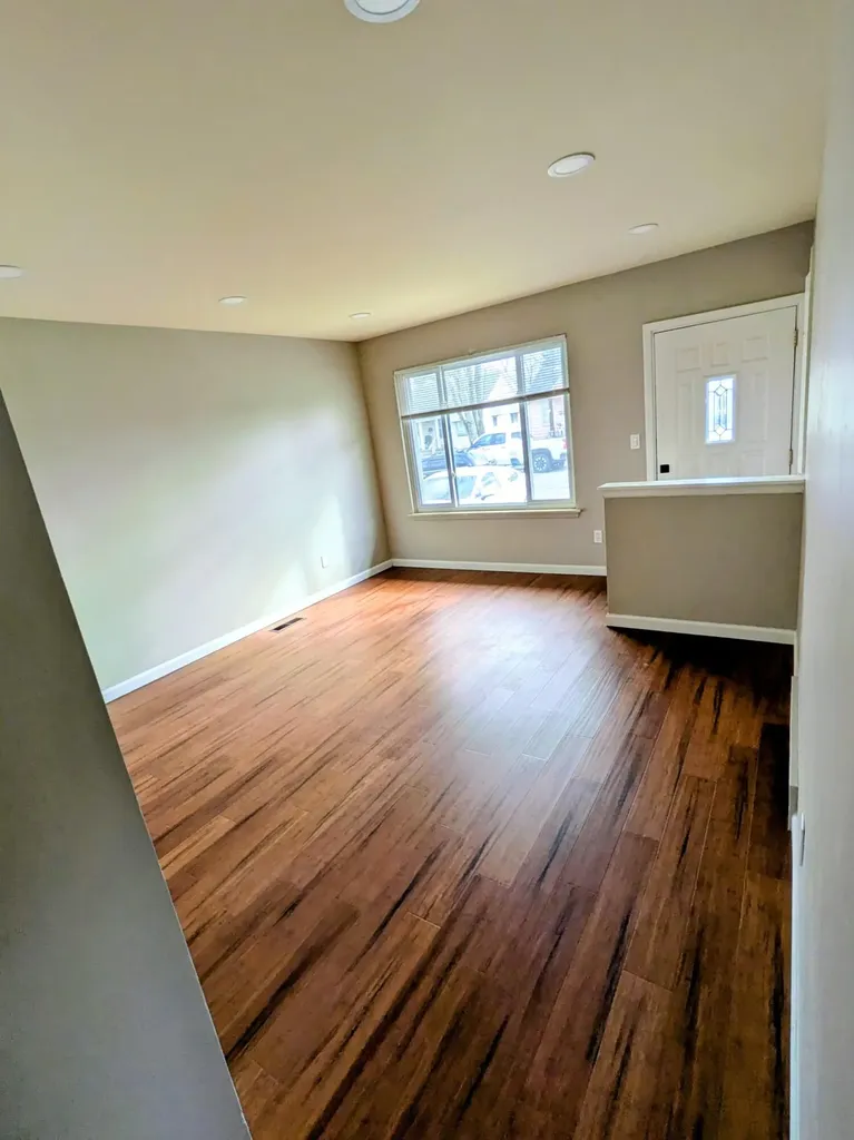 2140 Olive Avenue Lincoln Park City MI 48146
