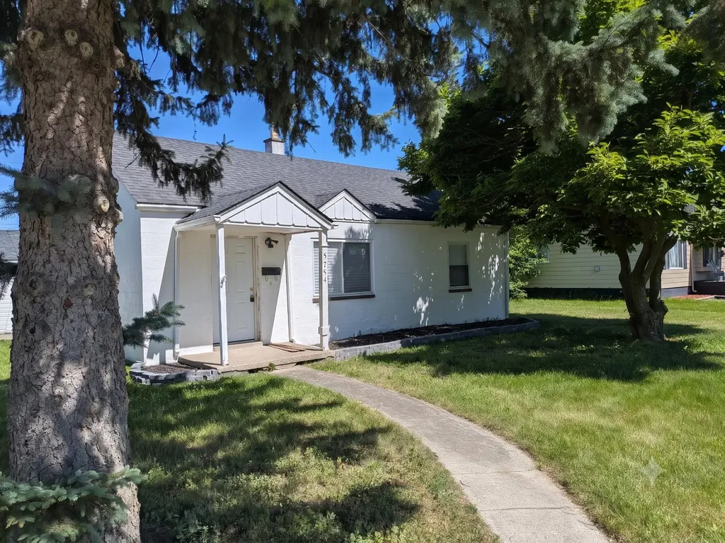 5754 Arcola Street Garden City City MI 48135