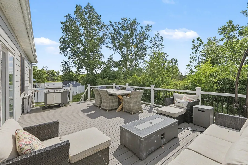8308 Jack Pine Circle Augusta Charter Township MI 48197