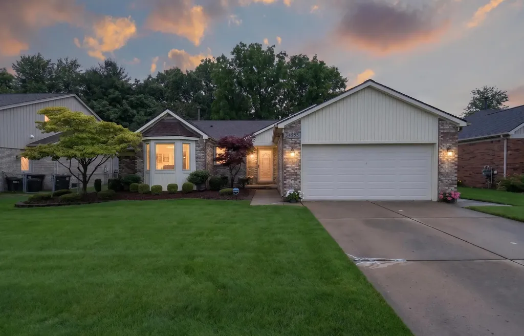 34555 Dover Avenue Livonia City MI 48150