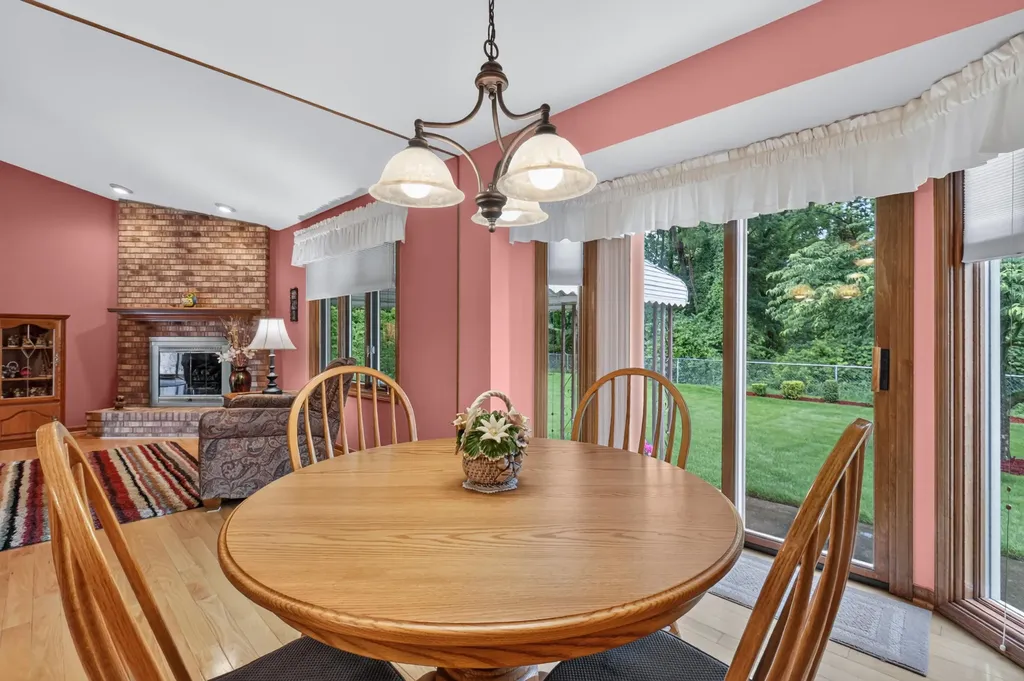 34555 Dover Avenue Livonia City MI 48150