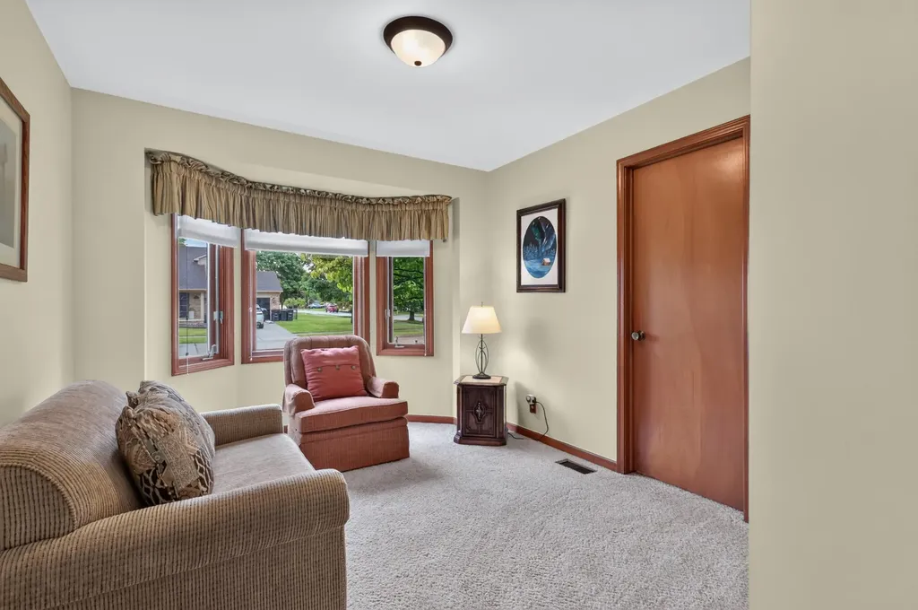 34555 Dover Avenue Livonia City MI 48150