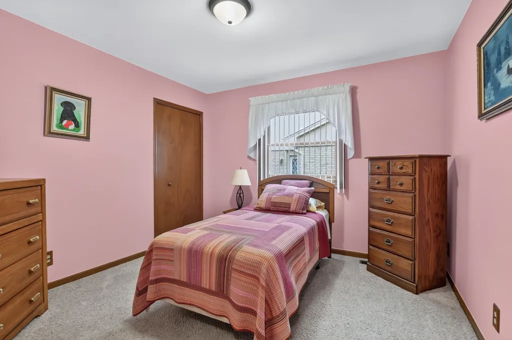 34555 Dover Avenue Livonia City MI 48150