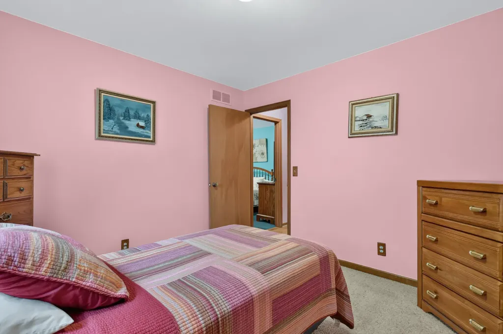 34555 Dover Avenue Livonia City MI 48150