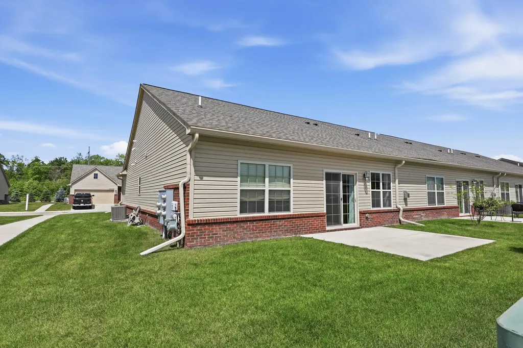 24091 Hemlock Drive Woodhaven City MI 48134