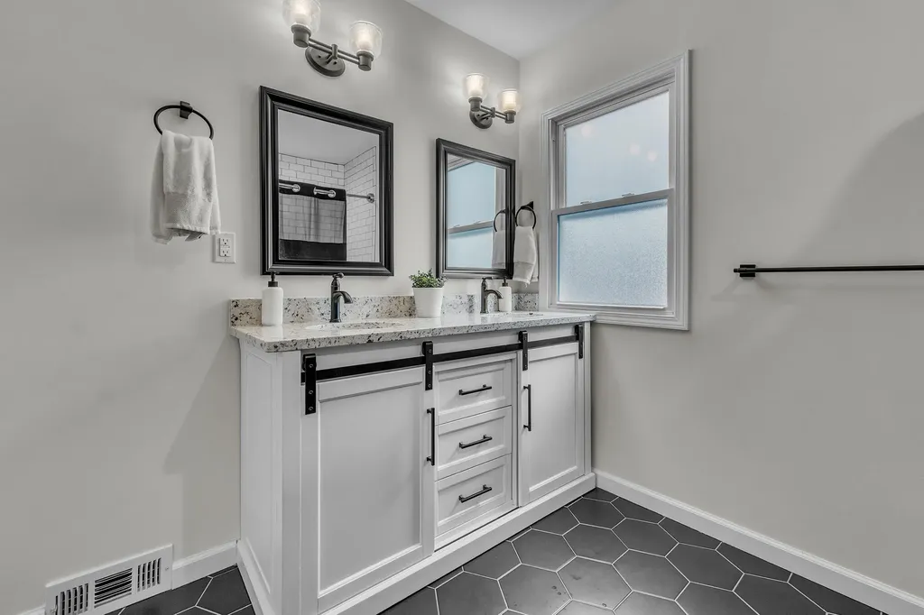 3627 Hunter Avenue Royal Oak City MI 48073