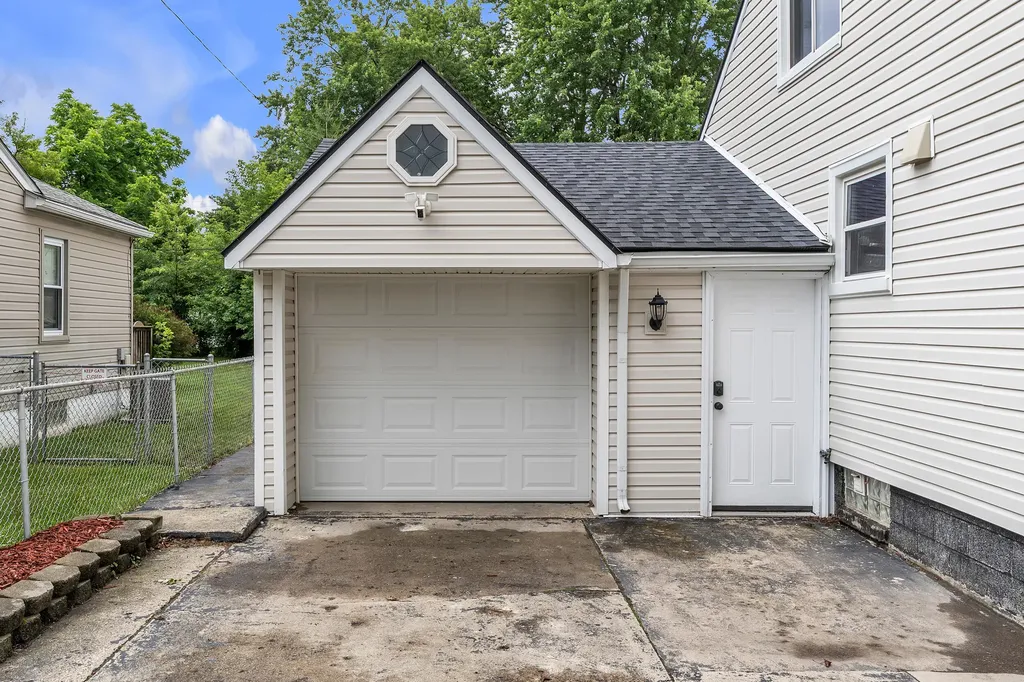 3627 Hunter Avenue Royal Oak City MI 48073