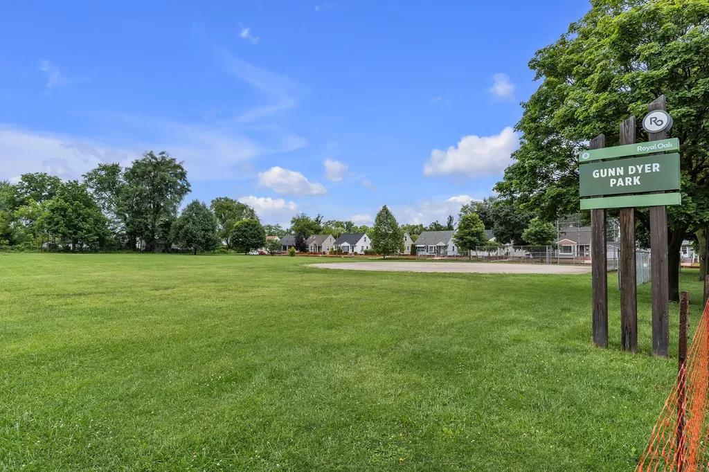3627 Hunter Avenue Royal Oak City MI 48073