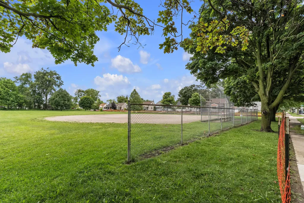 3627 Hunter Avenue Royal Oak City MI 48073