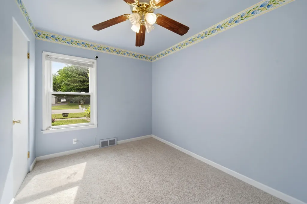 14009 Arnold Street Redford Charter Township MI 48239