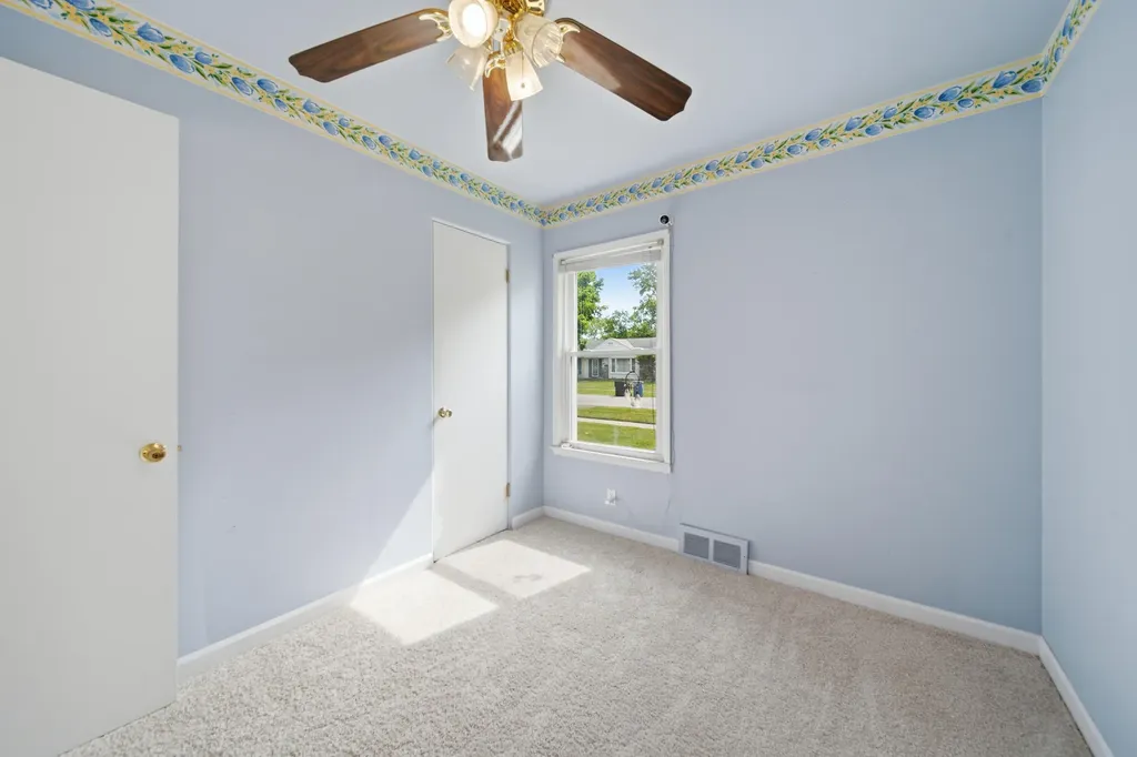14009 Arnold Street Redford Charter Township MI 48239
