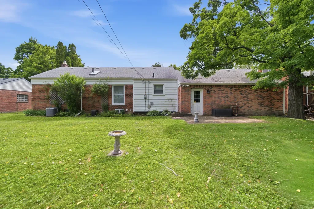 14009 Arnold Street Redford Charter Township MI 48239
