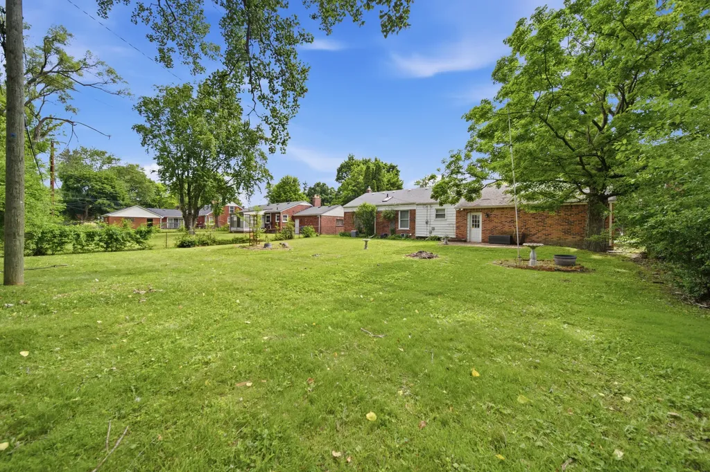 14009 Arnold Street Redford Charter Township MI 48239
