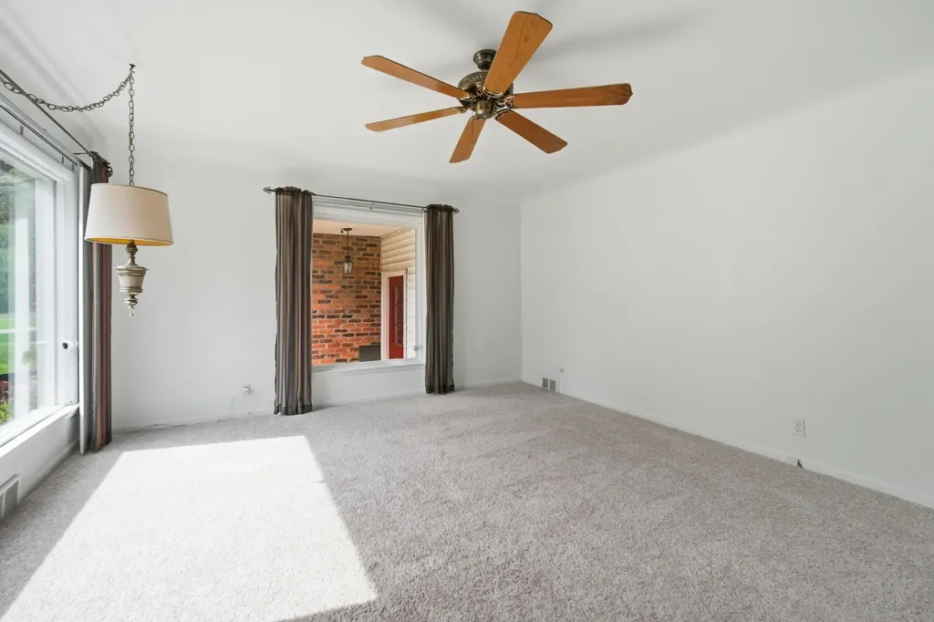14009 Arnold Street Redford Charter Township MI 48239