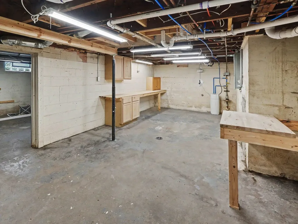685 S Wagner Road Ann Arbor City MI 48103