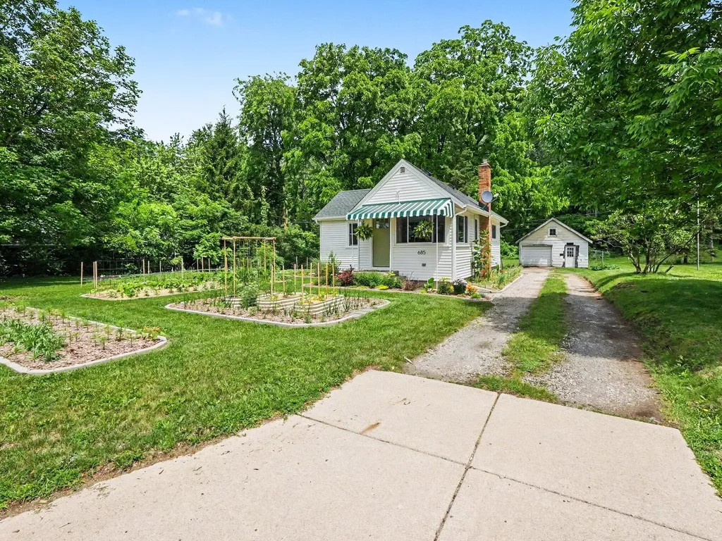 685 S Wagner Road Ann Arbor City MI 48103