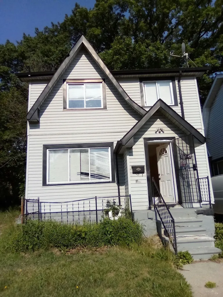 19347 Moenart Detroit City MI 48234