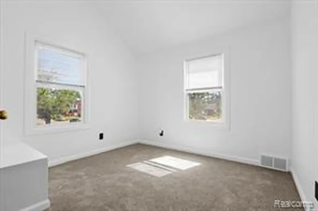 18715 Kentucky Street Detroit City MI 48221