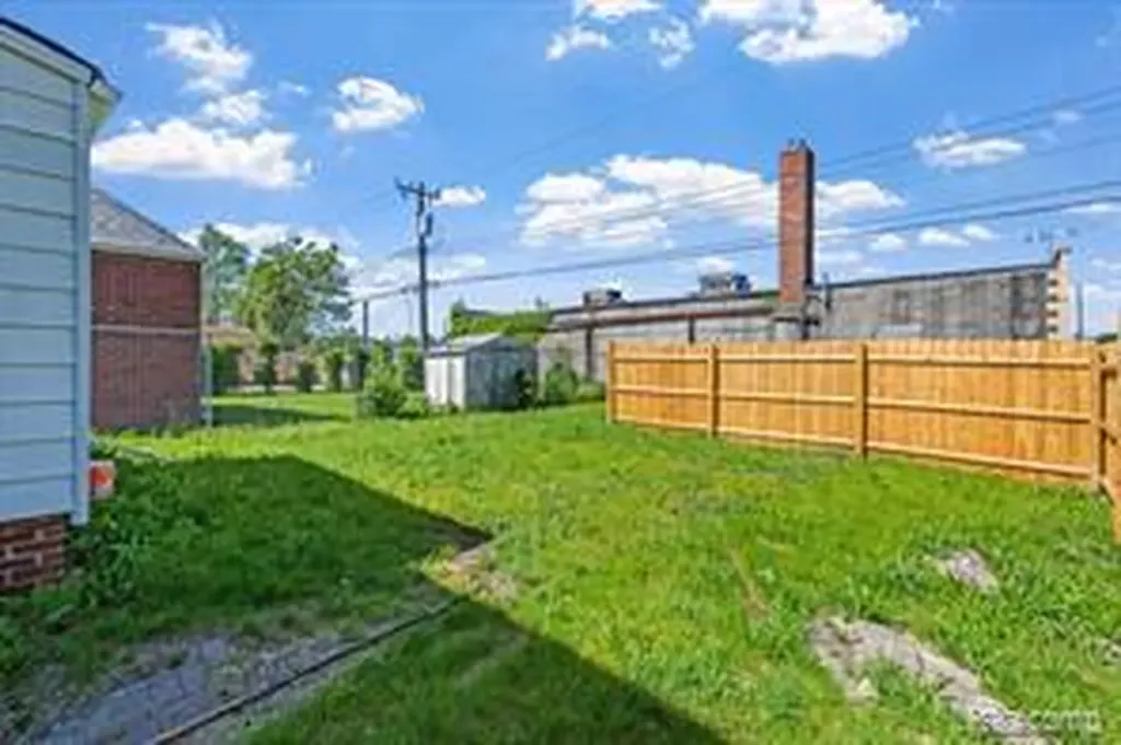 18715 Kentucky Street Detroit City MI 48221