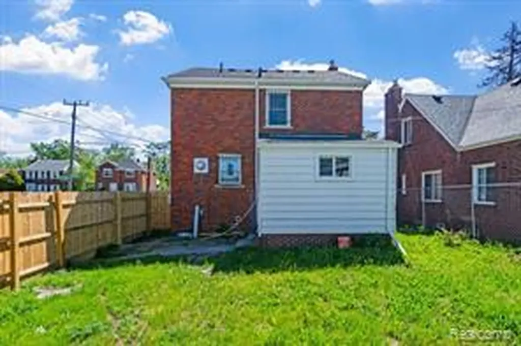 18715 Kentucky Street Detroit City MI 48221