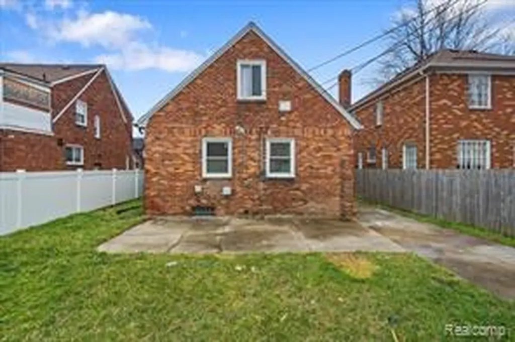 18061 Kentucky Street Detroit City MI 48221