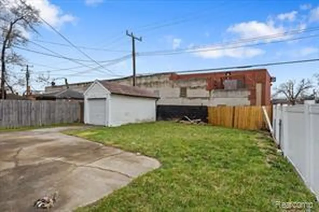 18061 Kentucky Street Detroit City MI 48221