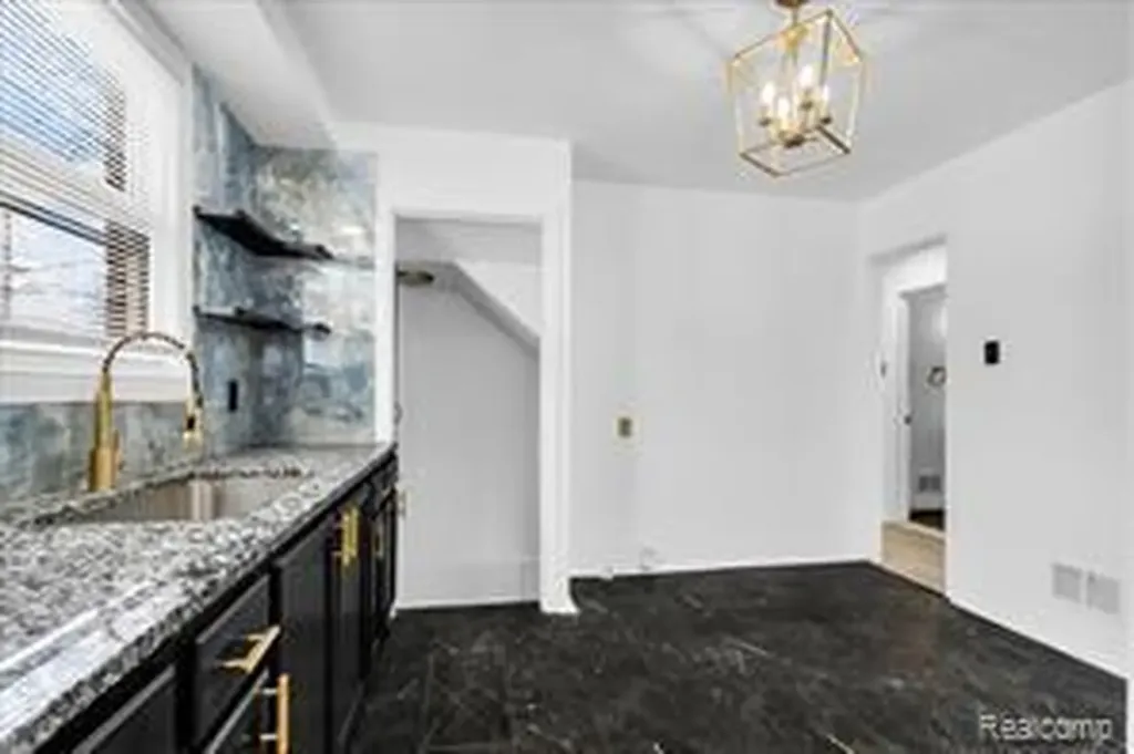 19703 Mansfield Street Detroit City MI 48235