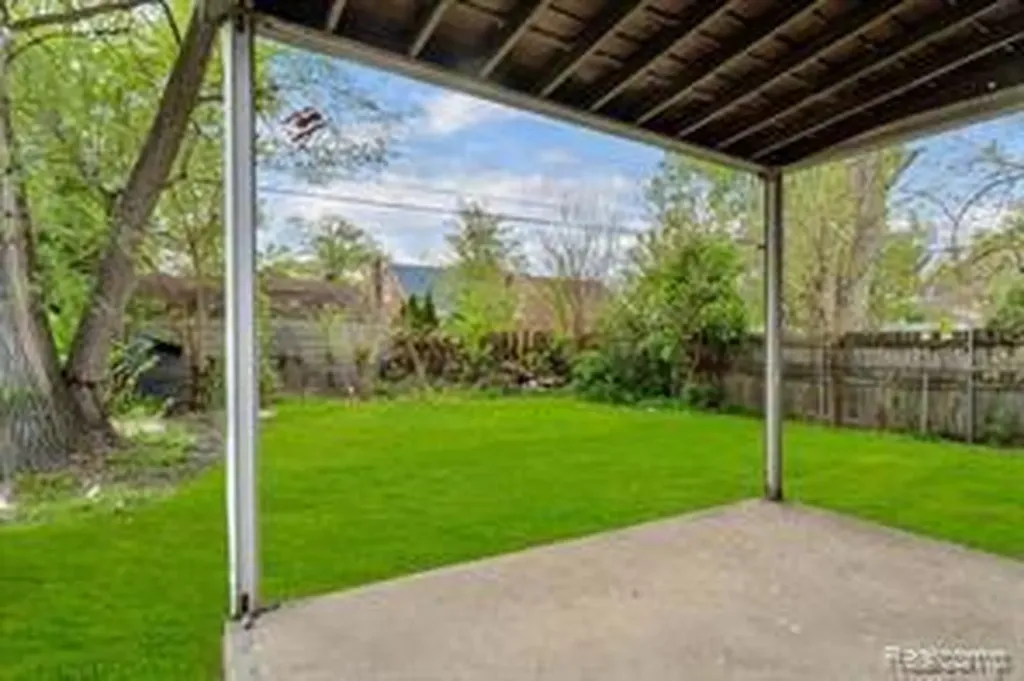 19703 Mansfield Street Detroit City MI 48235