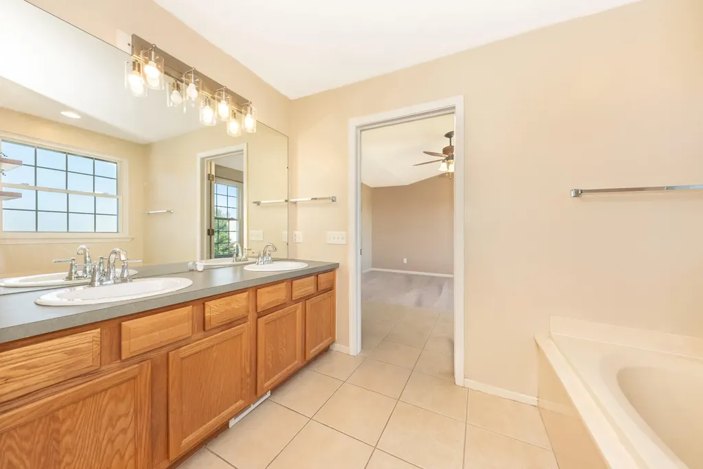 7659 Carlton Drive Ypsilanti Charter Township MI 48197