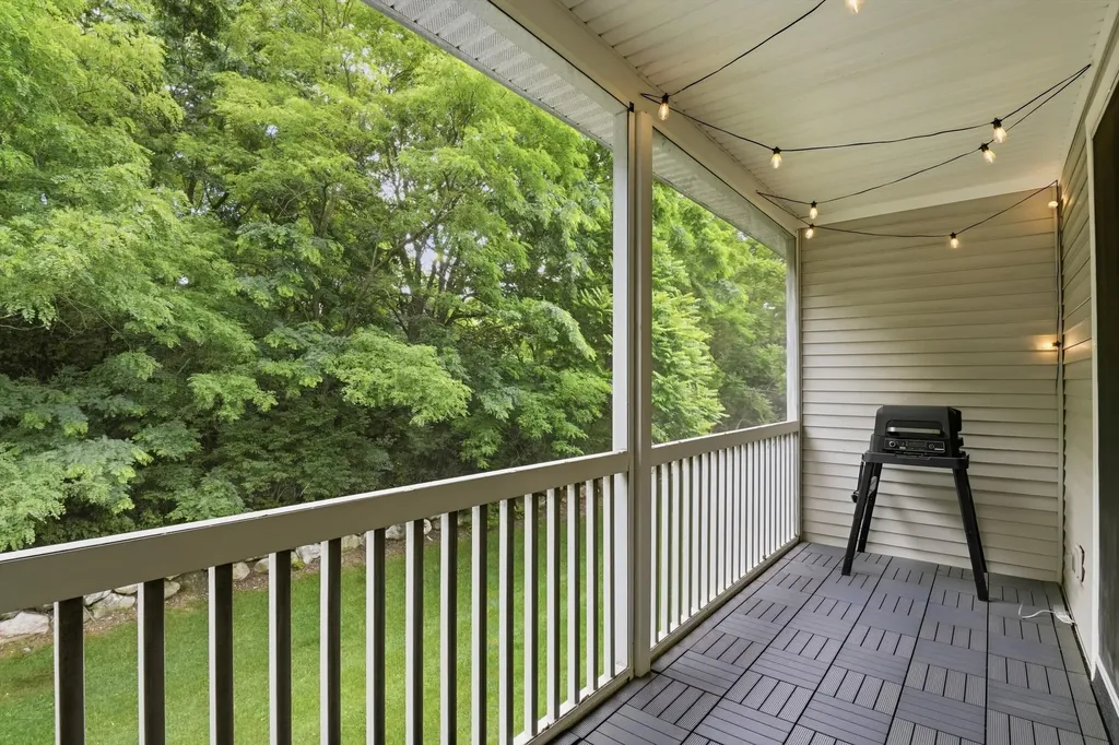 2946 Hunley Drive Ann Arbor City MI 48105