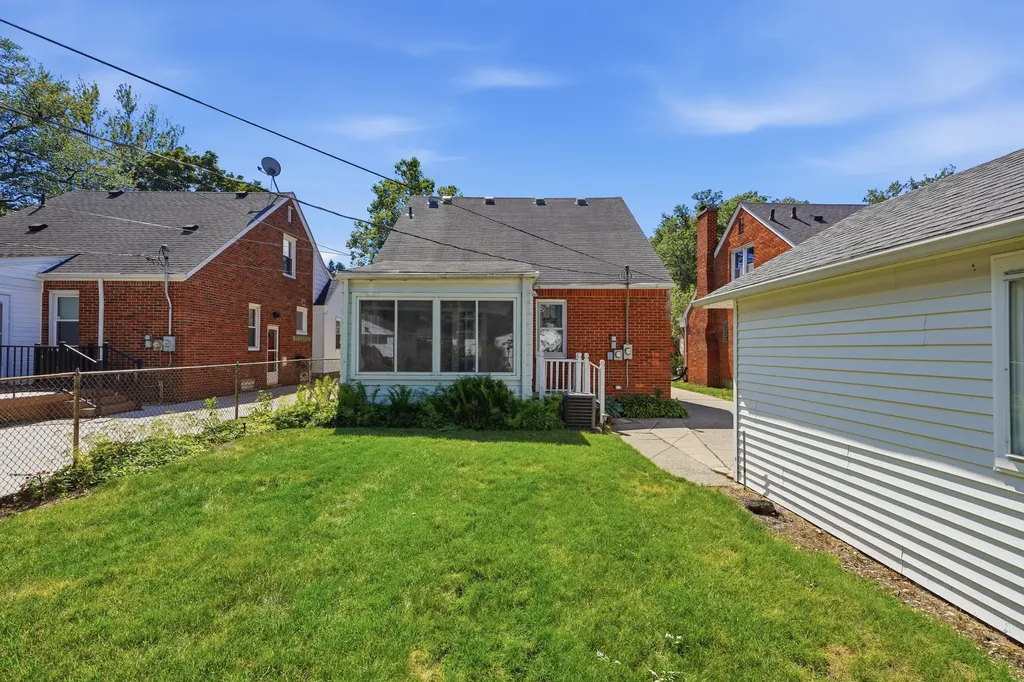 3031 Syracuse Street Dearborn City MI 48124