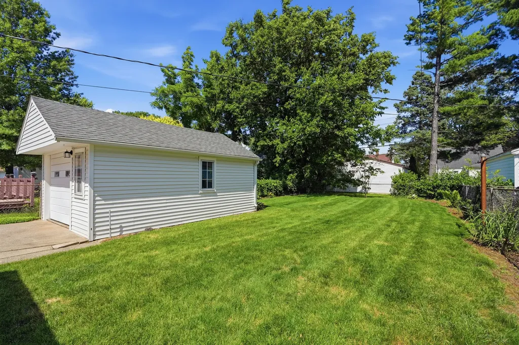 3031 Syracuse Street Dearborn City MI 48124