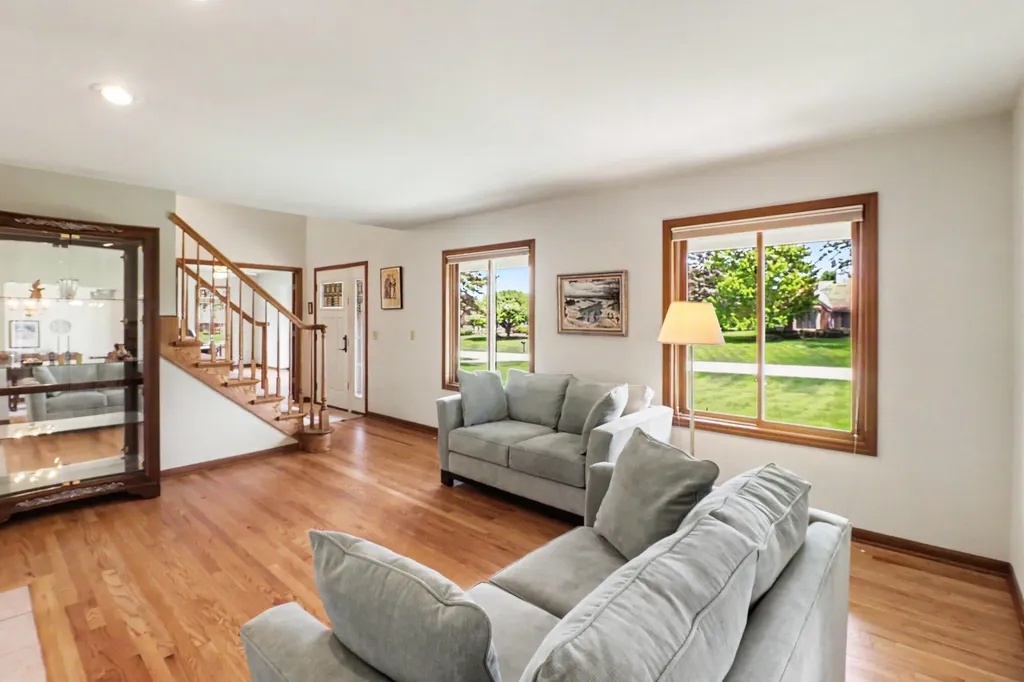 11202 Clovis Pointe Drive Green Oak Township MI 48178