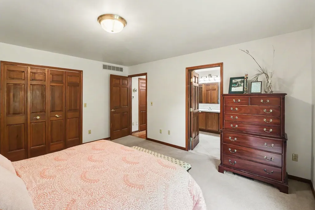 11202 Clovis Pointe Drive Green Oak Township MI 48178