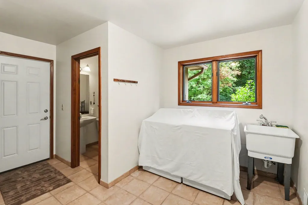 11202 Clovis Pointe Drive Green Oak Township MI 48178