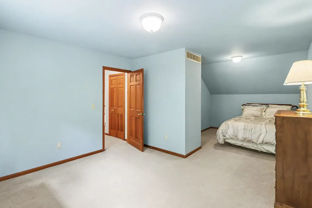 11202 Clovis Pointe Drive Green Oak Township MI 48178