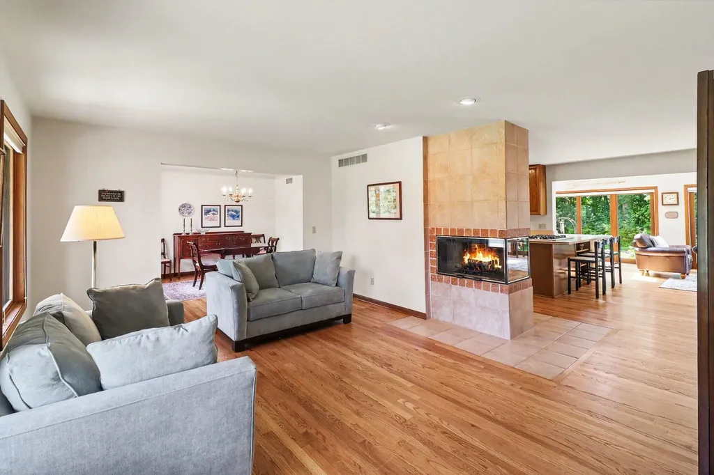 11202 Clovis Pointe Drive Green Oak Township MI 48178