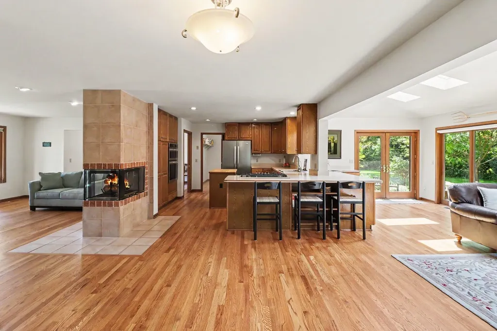 11202 Clovis Pointe Drive Green Oak Township MI 48178