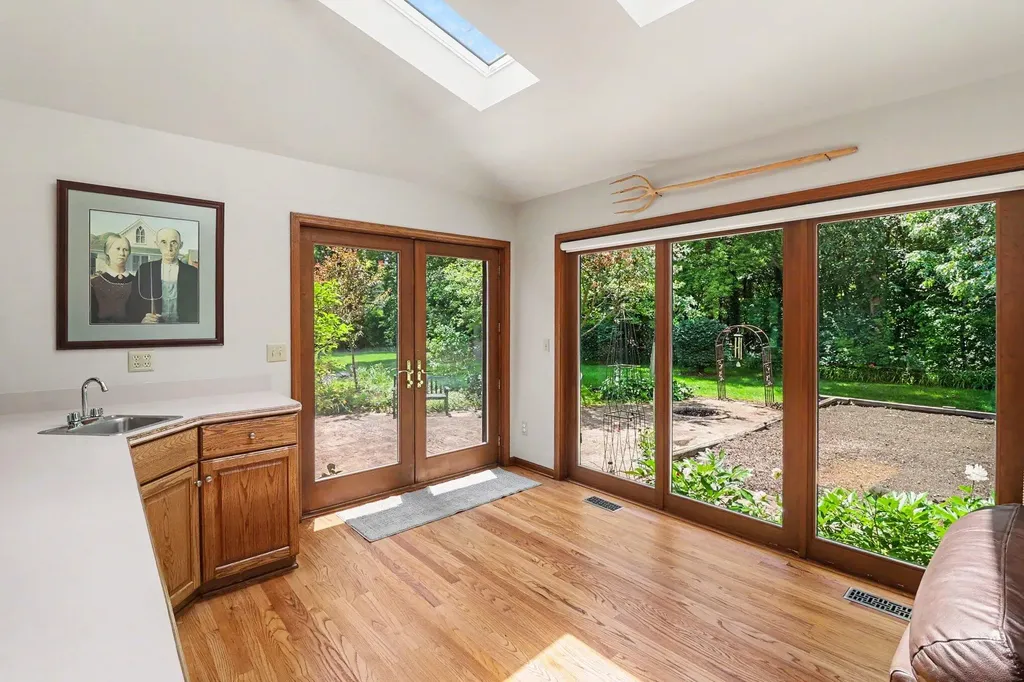 11202 Clovis Pointe Drive Green Oak Township MI 48178