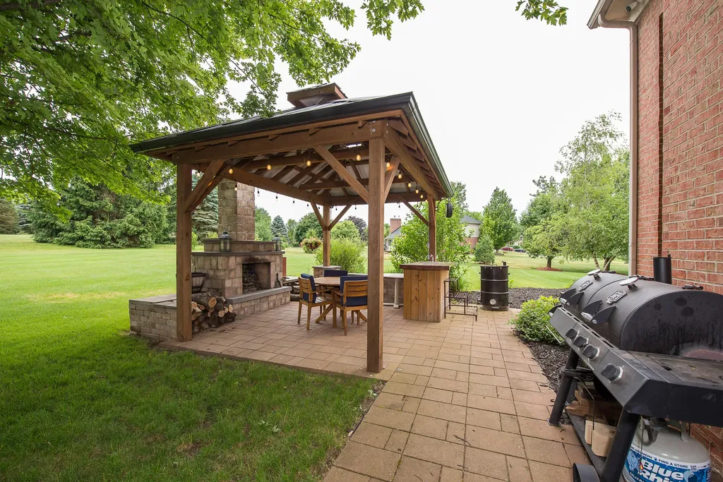 8757 Sydney Drive York Charter Township MI 48176