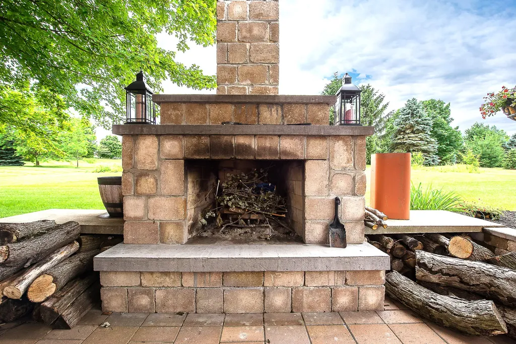 8757 Sydney Drive York Charter Township MI 48176