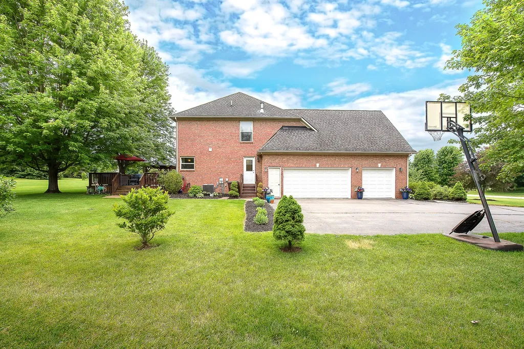 8757 Sydney Drive York Charter Township MI 48176