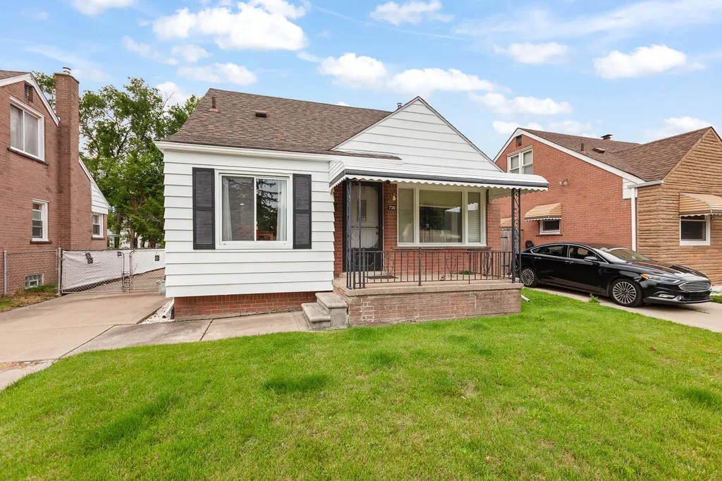 736 Farnham Avenue Lincoln Park City MI 48146