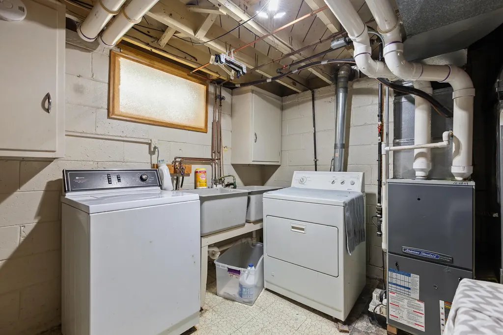736 Farnham Avenue Lincoln Park City MI 48146