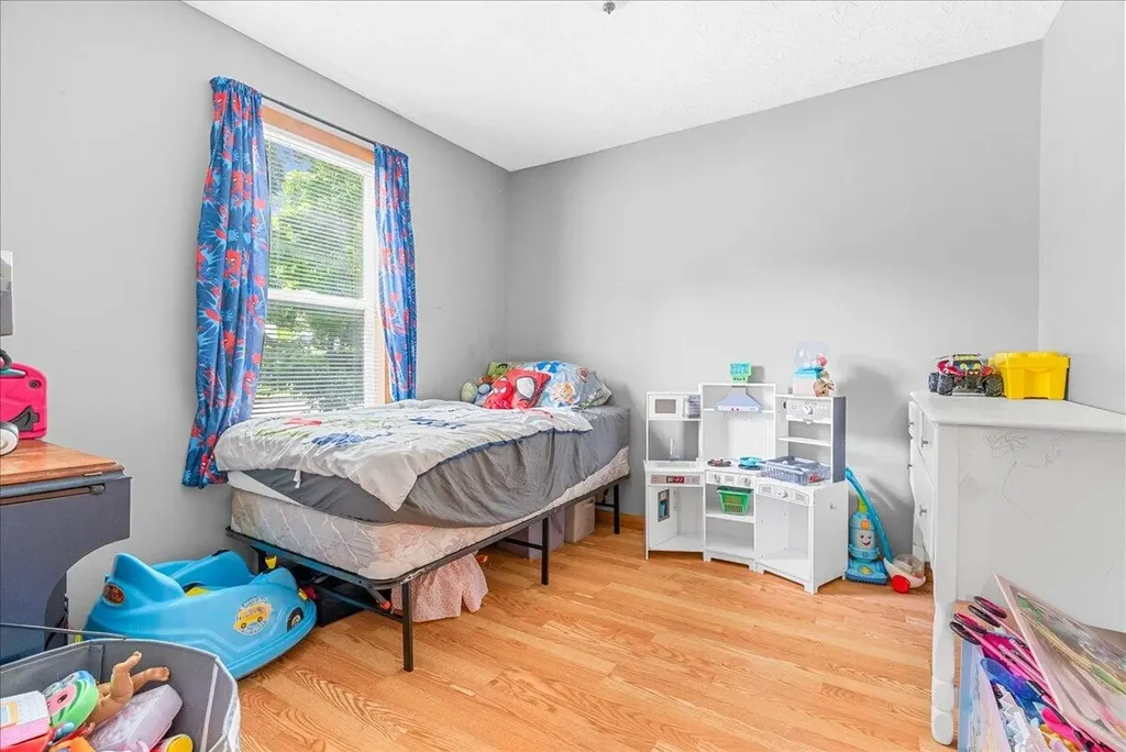 2941 S Deerfield Avenue Lansing City MI 48911