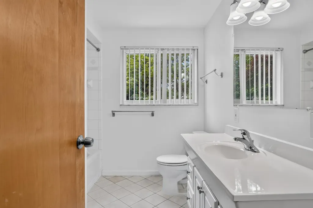 32463 Dunford Street Farmington Hills City MI 48334
