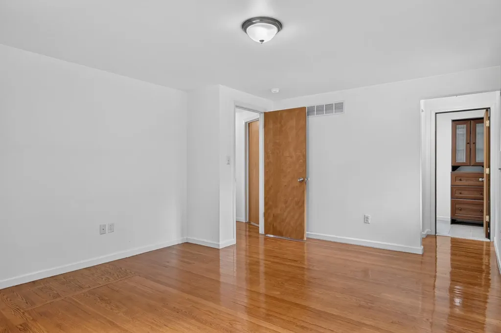 32463 Dunford Street Farmington Hills City MI 48334