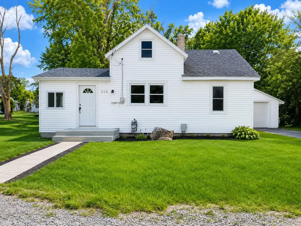 226 Cedar Street NE Cedar Springs City MI 49319