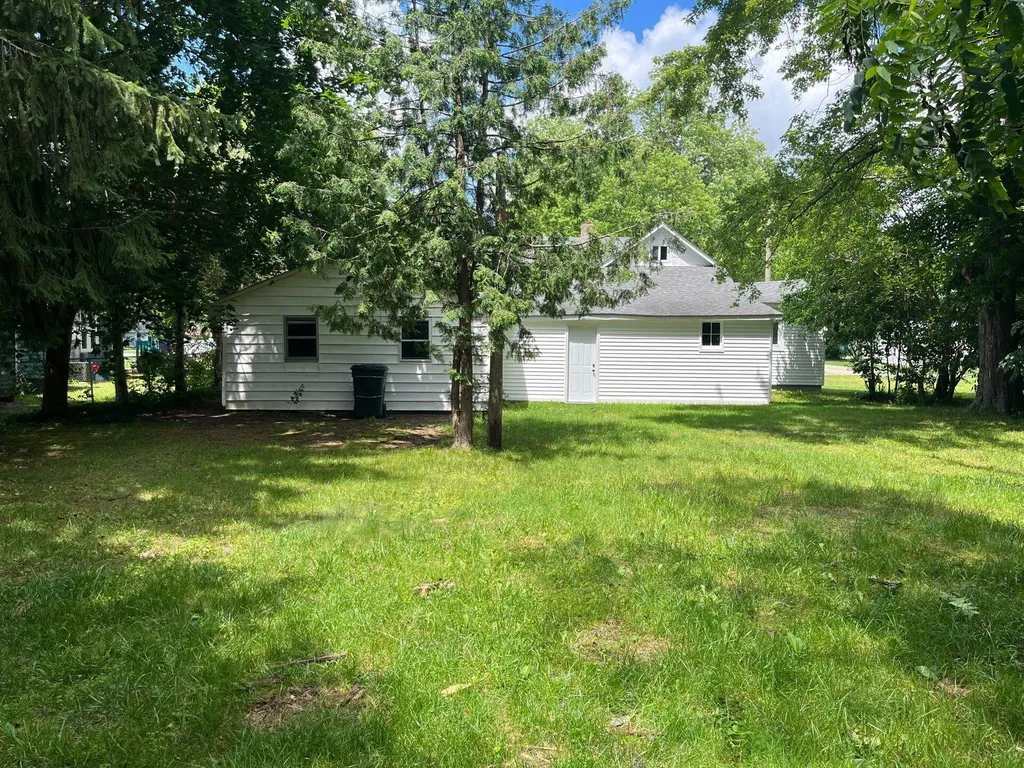 226 Cedar Street NE Cedar Springs City MI 49319