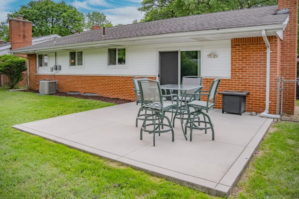 14638 Ellen Drive Livonia City MI 48154